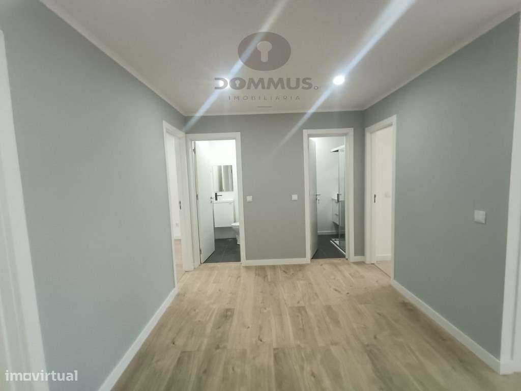 Apartamento T4 Totalmente Remodelado na Damaia-23