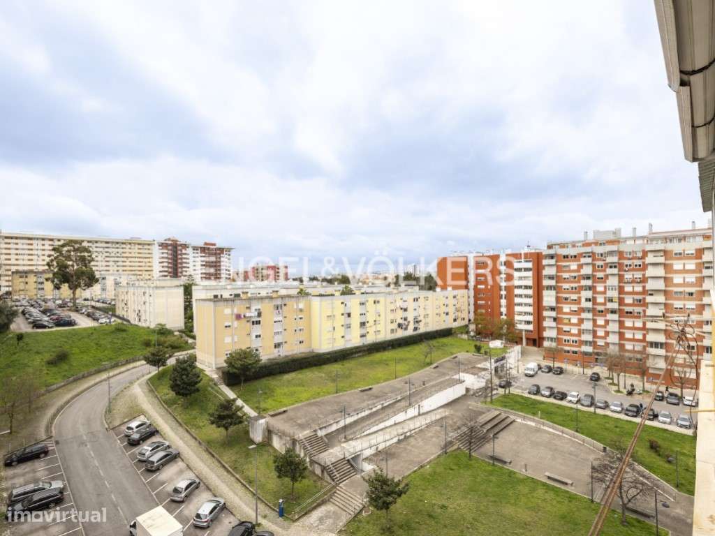 T4 com terraço com vista desafogada-23