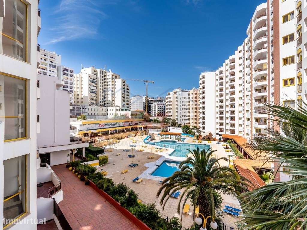 Piscinas de água salgada e zona de Lazer - Empreendimento Clube Pra...-2