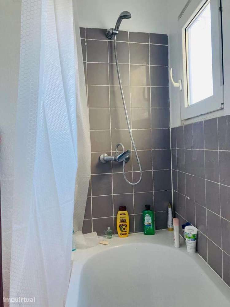 Quarto - localizado em Santos Lisbon - Grande imagem: 5/10