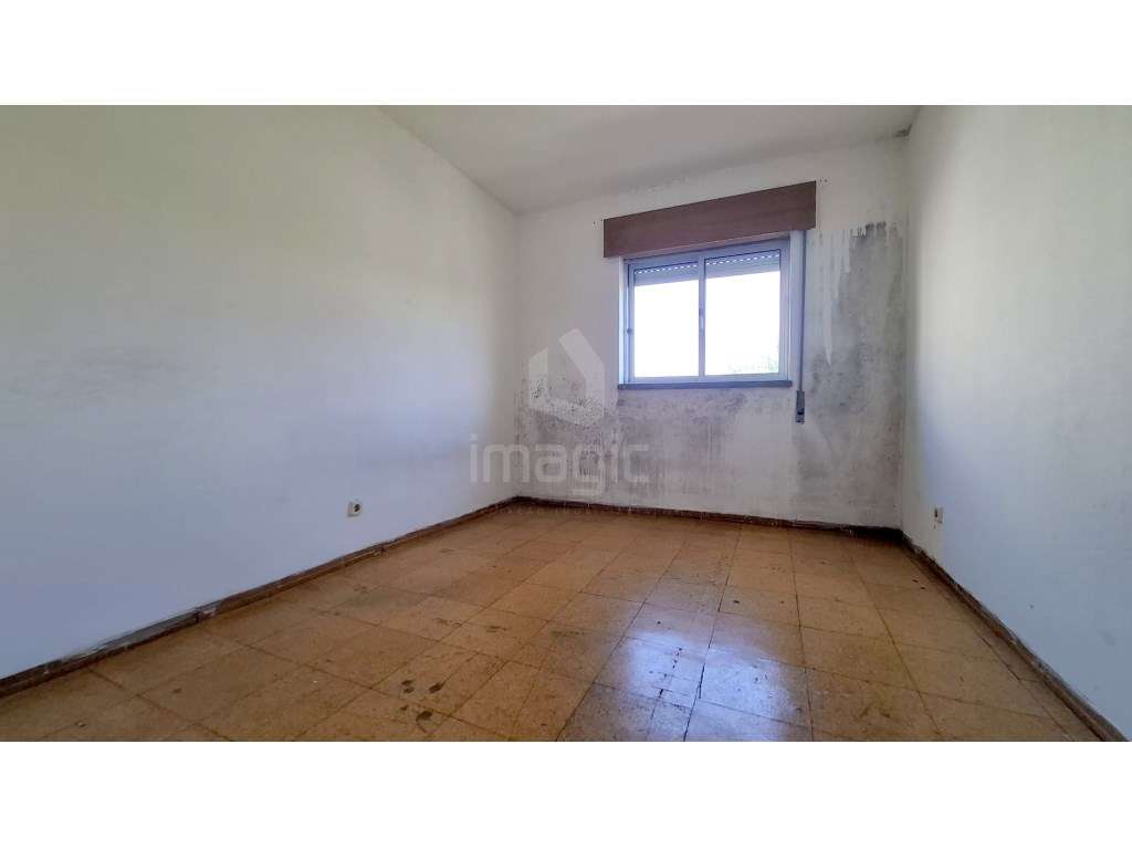 Apartamento T3 Usado em Casal de Cambra-6