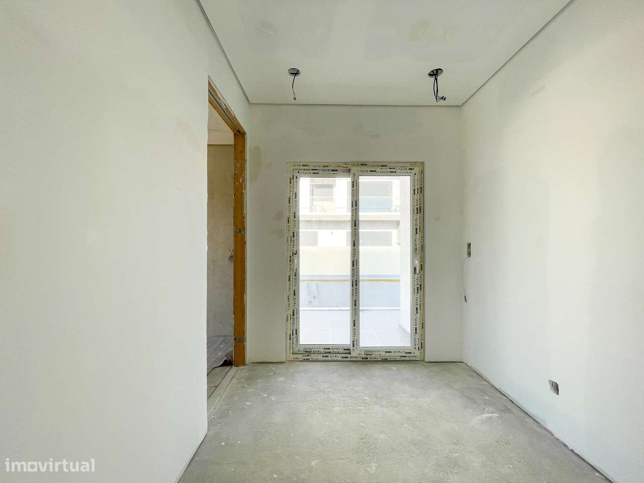 Moradia T4 com Piscina - Santa Iria de Azoia (Bairro da Salvação)-22