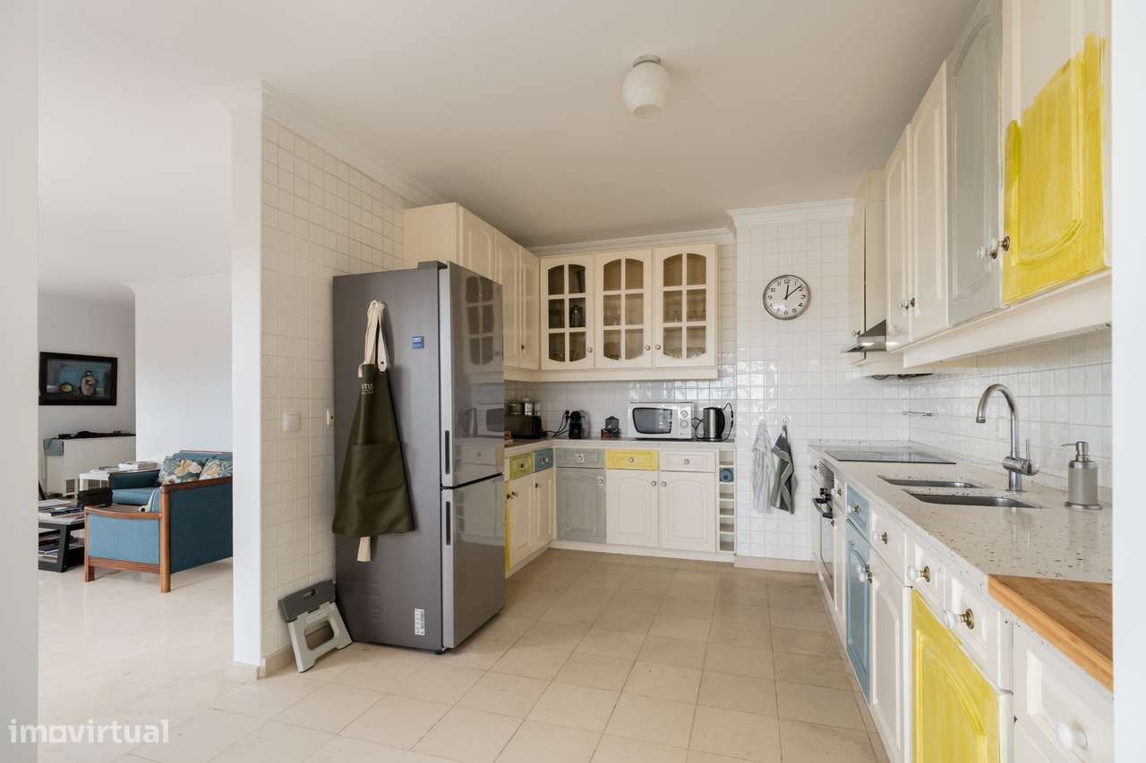 Viva o Sonho de Cascais: Duplex Exclusivo com Vista Mar!-19