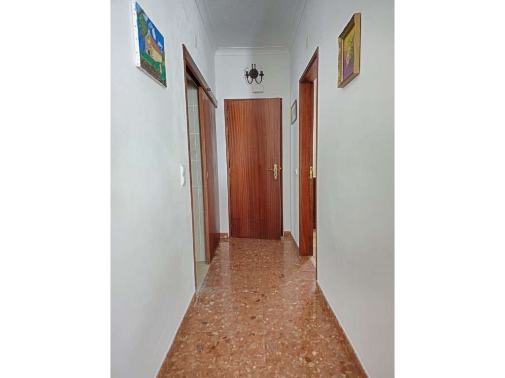 Moradia T4 - centro de Sines-13