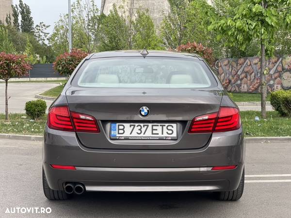 BMW Seria 5 520d Aut. Luxury Line - 8