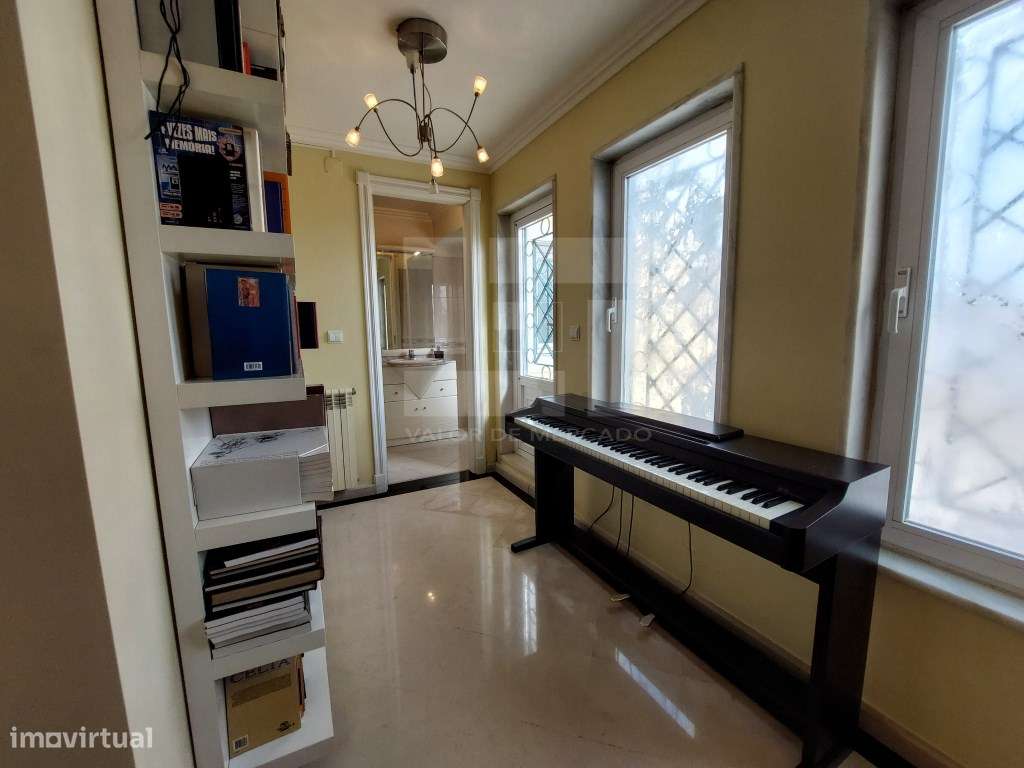 Moradia em banda à venda, t4 , Quinta Grande.-40