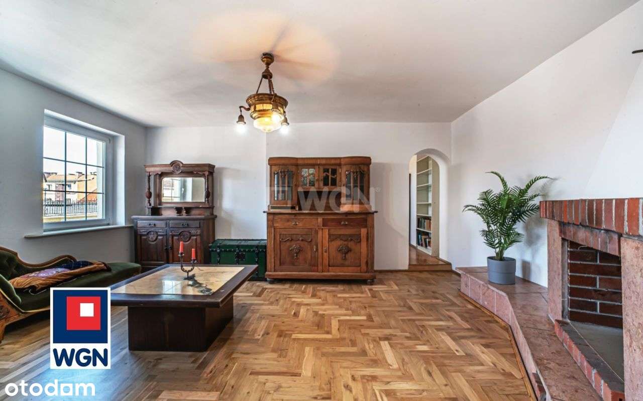 4-pokojowe z balkonem w ścisłym centrum miasta.-3