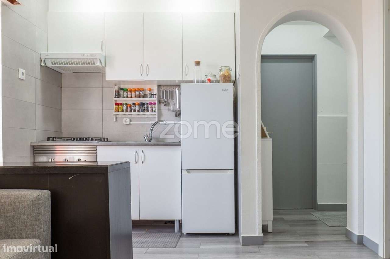 Apartamento T1+1 à venda Monte Abraão-10