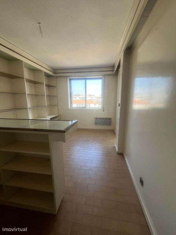 Apartamento T1 no centro do Porto com garagem-19
