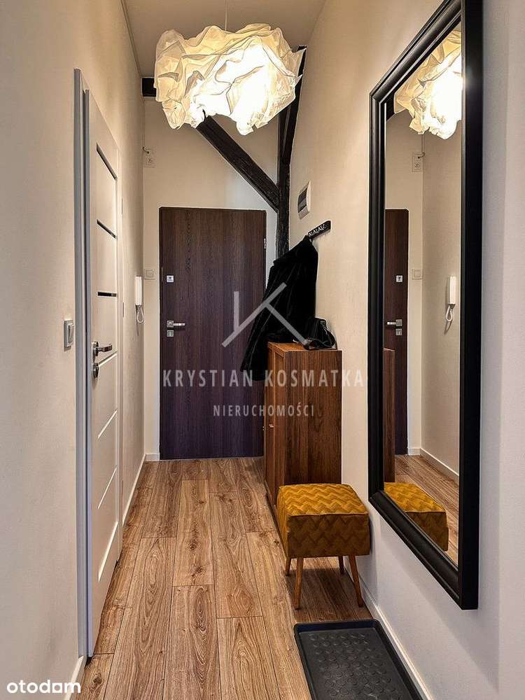 Klimatyczne mieszkanie w kamienicy z wyposażeniem.-5