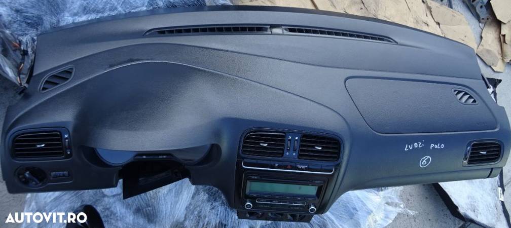 Plansa de bord Volkswagen Polo 2012 cu airbag volan si pasager - 2