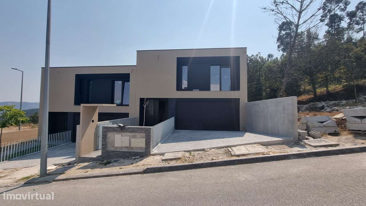 Moradia em Banda T3 Venda em Lanhoso,Póvoa de Lanhoso-16