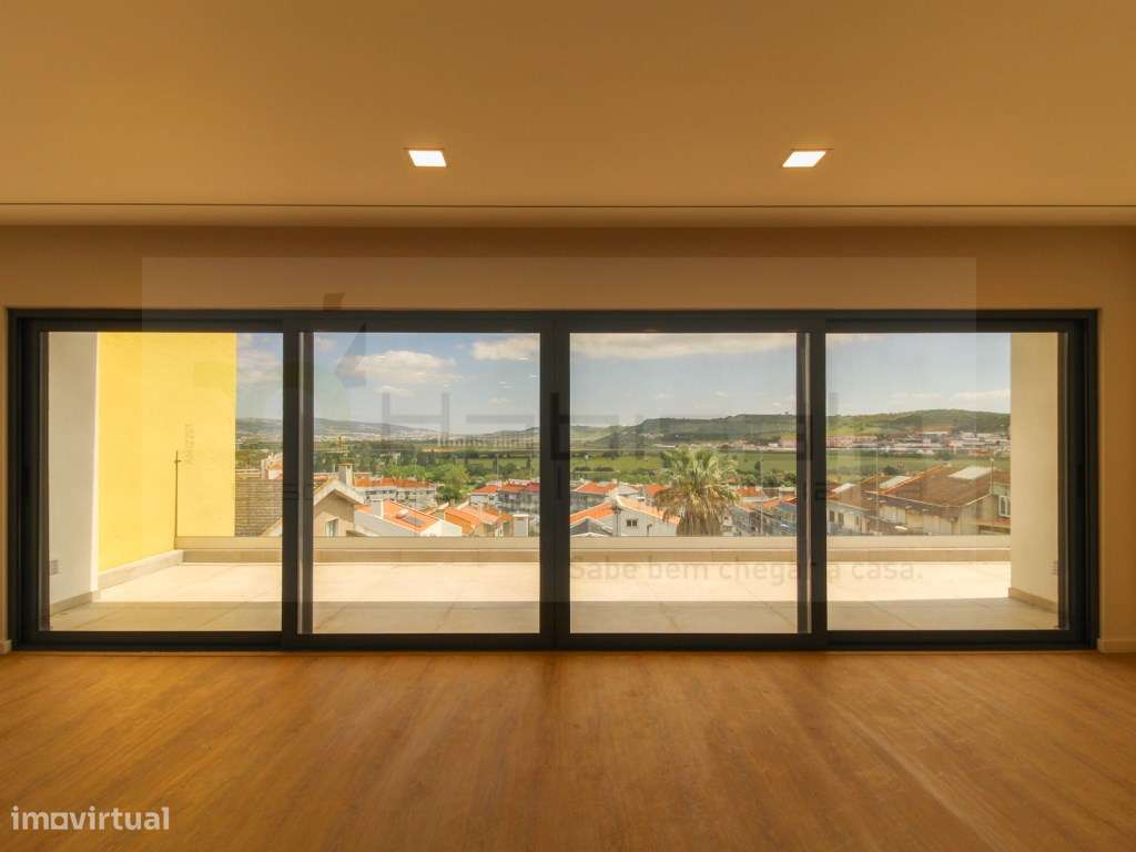 Moradia de Luxo com elevador, piscina e vista panorâmica, em Loures-25