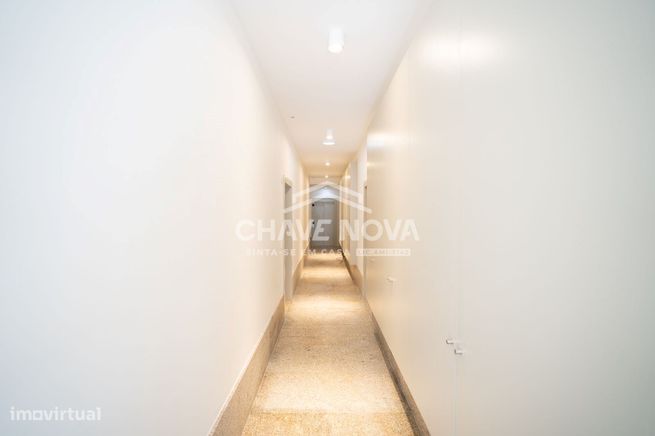 Moradia Geminada T1 C/ Jardim em Bonjardim, Porto-11
