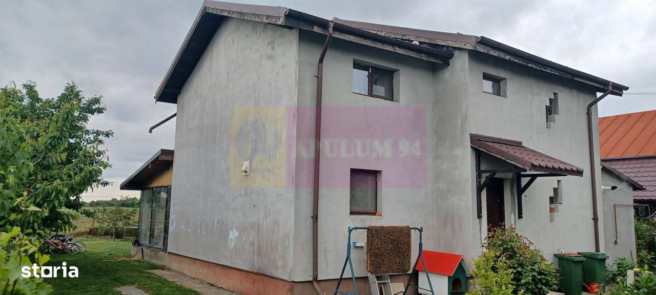 Săbăreni, casă 2011, P+M 4 camere + dependințe, curte 500 mp - Imagine principală: 4/13