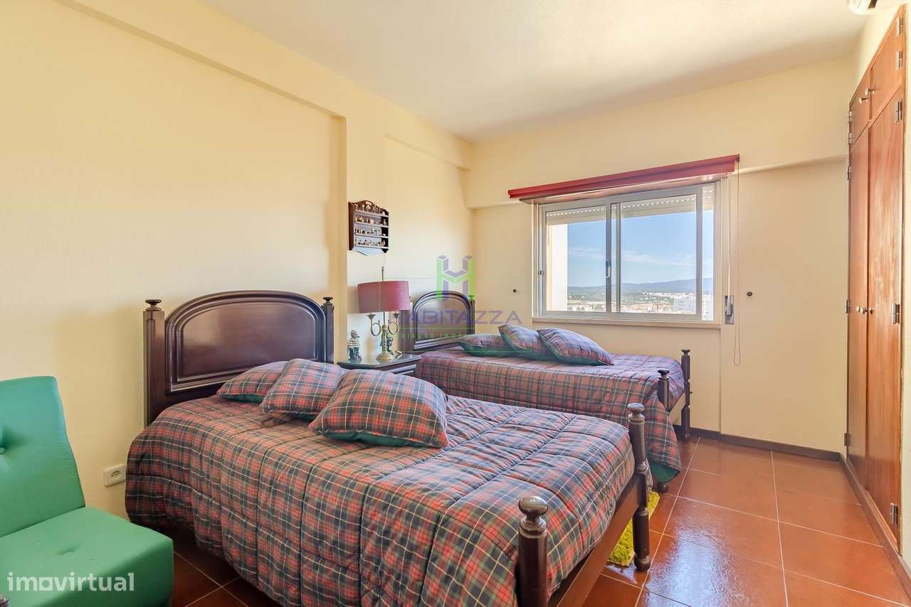 Apartamento T2, Último Andar, Vista Mar e Serra, em zona central de La-22