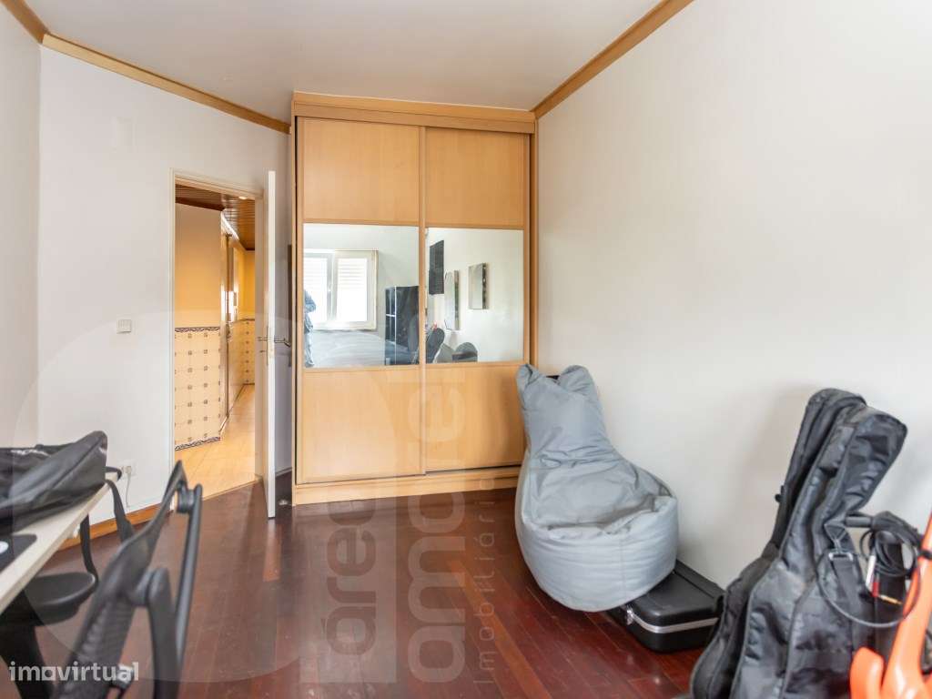 APARTAMENTO T3 DUPLEX INVERTIDO COM GARAGEM FECHADA UMA RARIDADE NO...-9