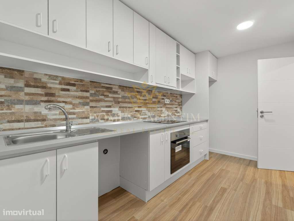 Apartamento T3 Remodelado - Setúbal-0