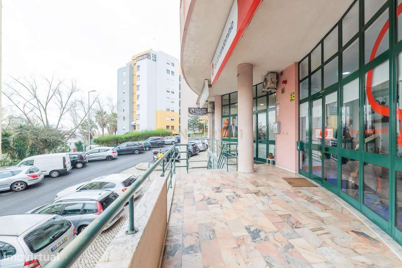 Trespasse Loja | União das freguesias de Massamá e Monte Abraão-12