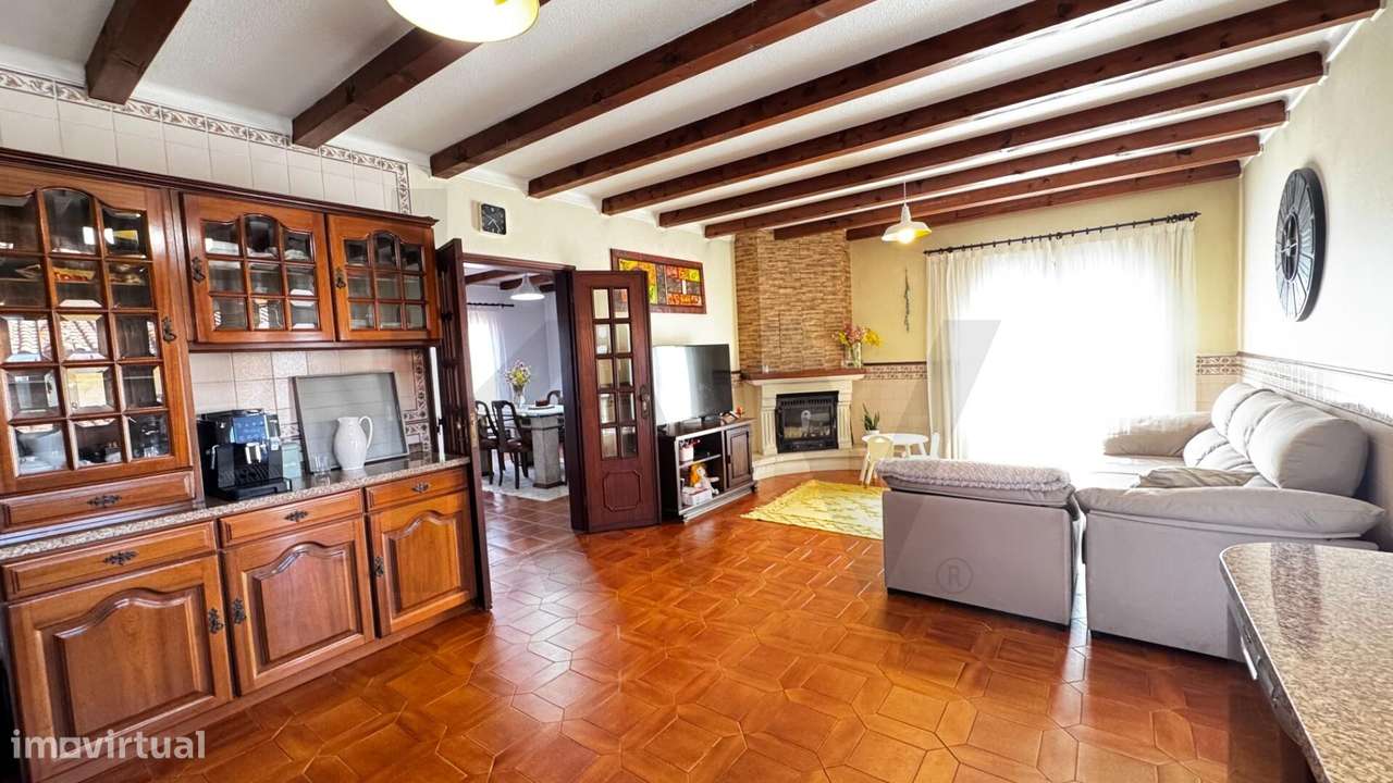 Moradia T4 com terreno em Troviscal - Grande imagem: 4/48