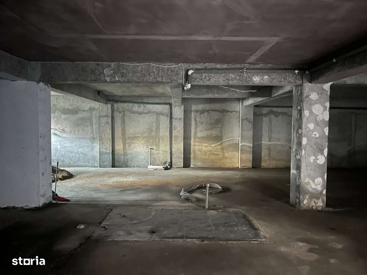 Vand spatiu servicii - depozitare - parcare - 0% comision - Imagine principală: 5/9