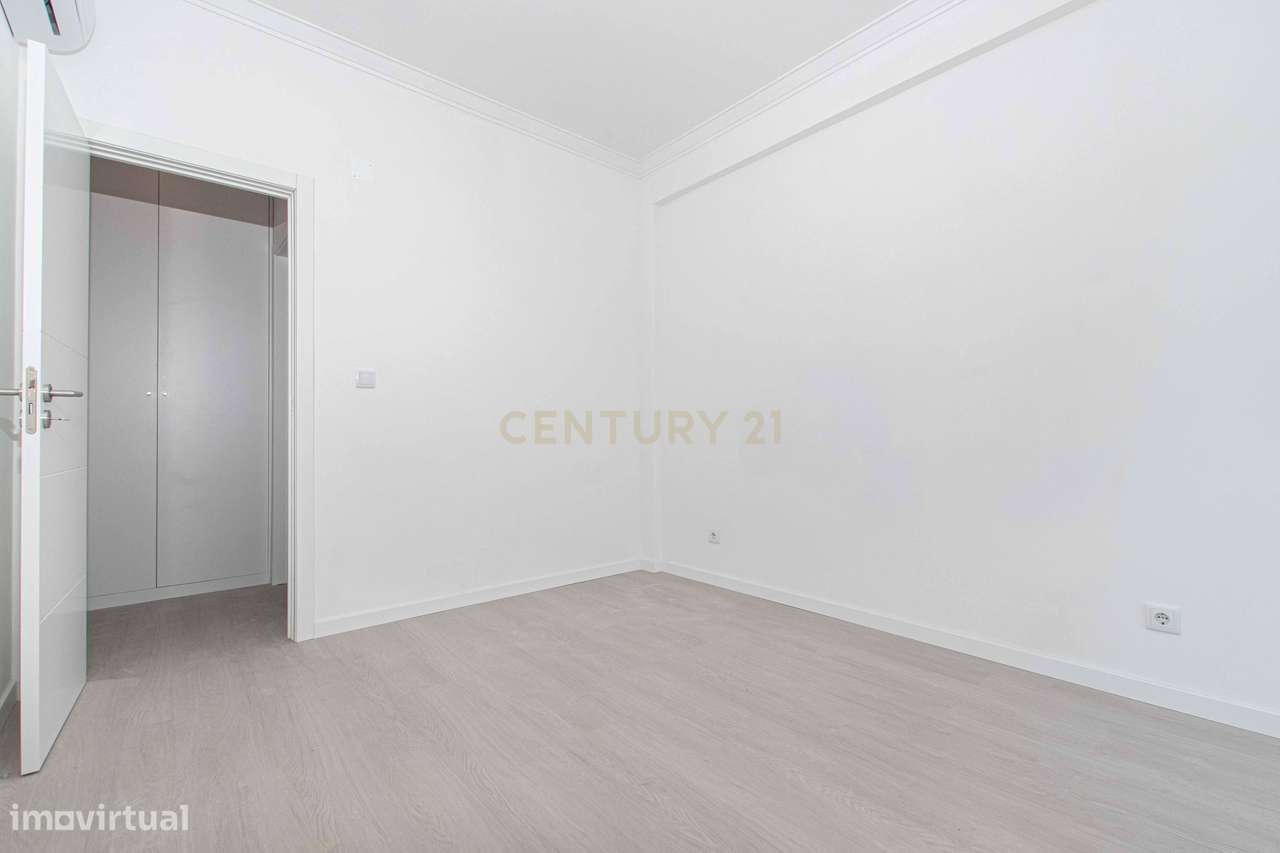 Apartamento T2 Totalmente Remodelado | Odivelas-14
