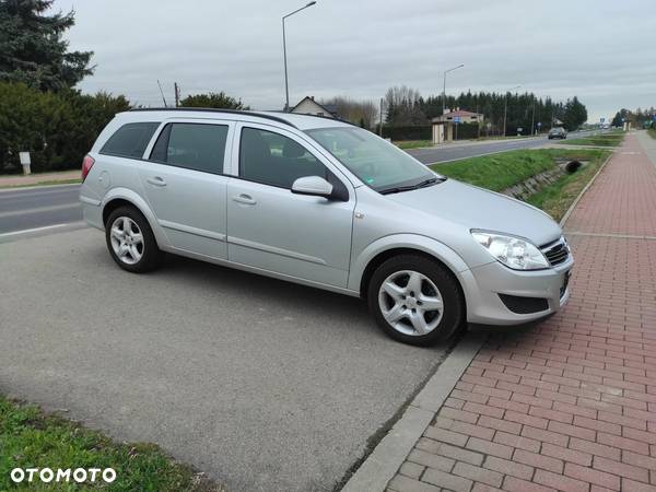 Opel Astra 1.9 CDTI Caravan DPF Edition 111 Jahre - 11