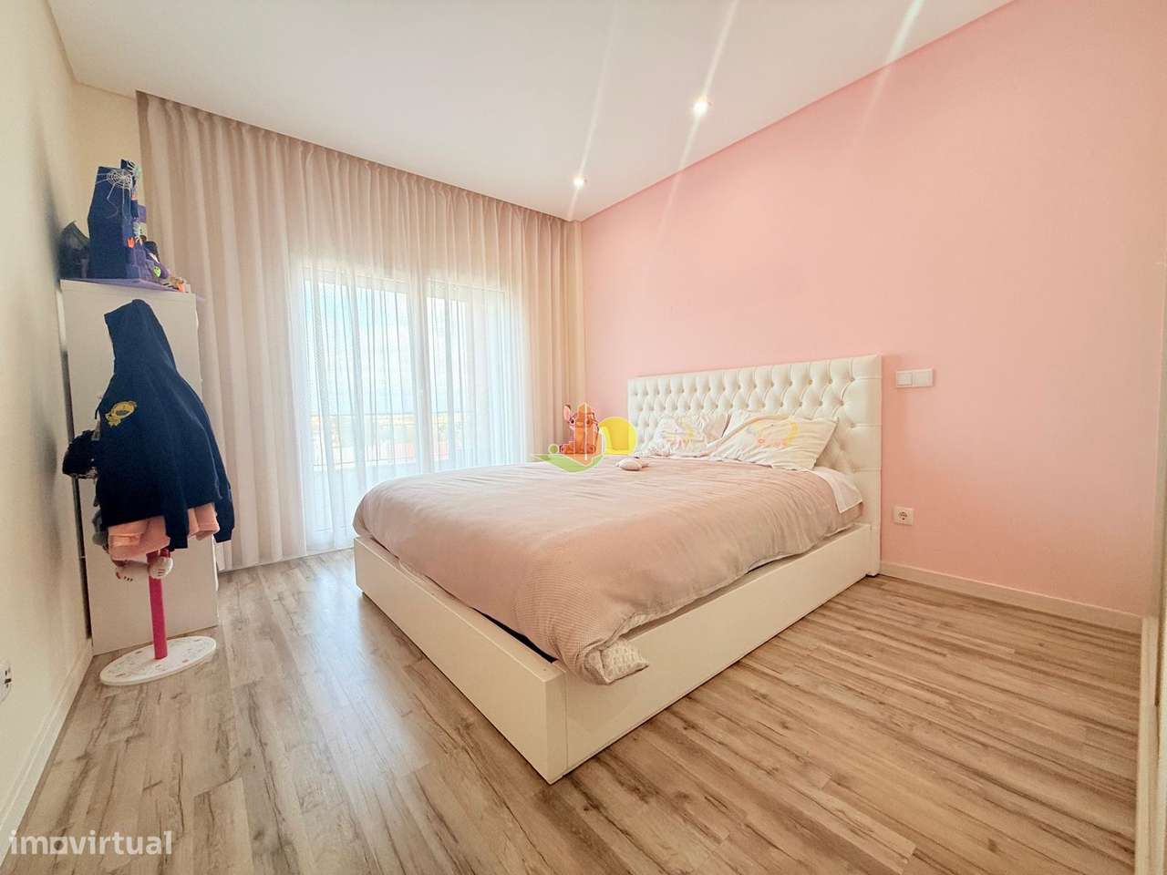 T4+1 Duplex com garagem dupla e terraço privativo-22