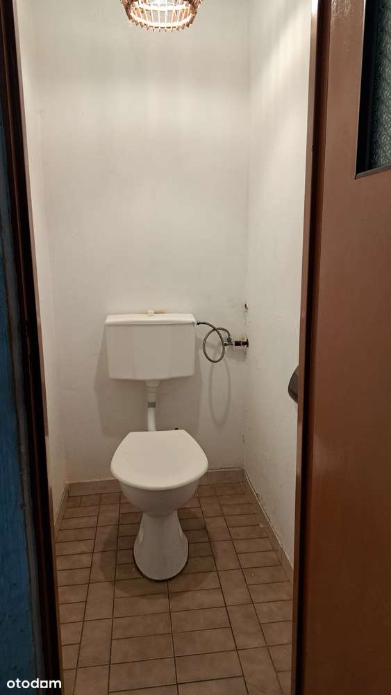 Przedwojenny dom na wzgórzu ze stodołą i stajnią-8