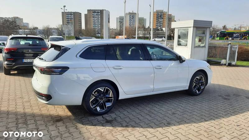 Volkswagen Passat 1.5 TSI ACT mHEV Elegance DSG - 7