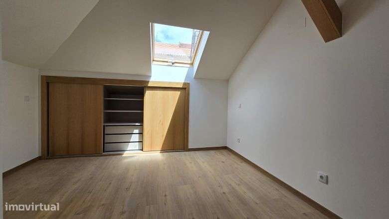 T3 Remodelado, com cozinha equipada às Portas de Benfica-22