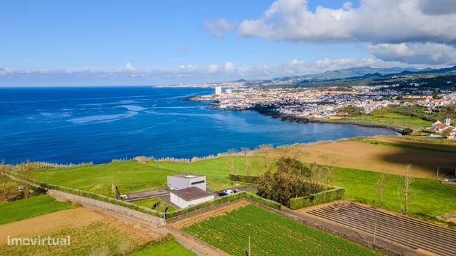 Moradia T3 com vista deslumbrante em Lagoa-49