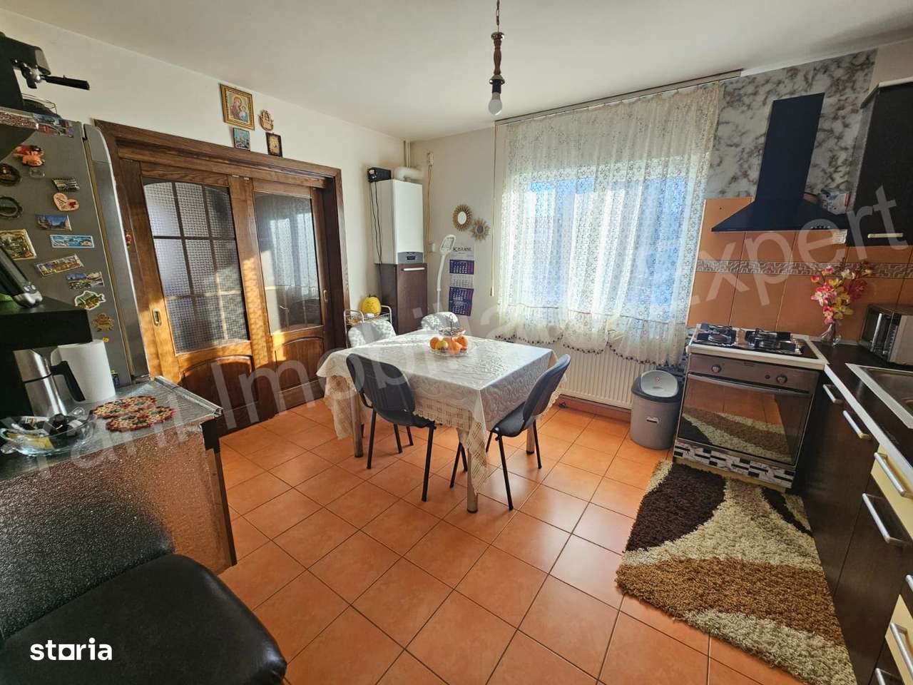 Casă de vânzare în Curtea de Argeș.-2