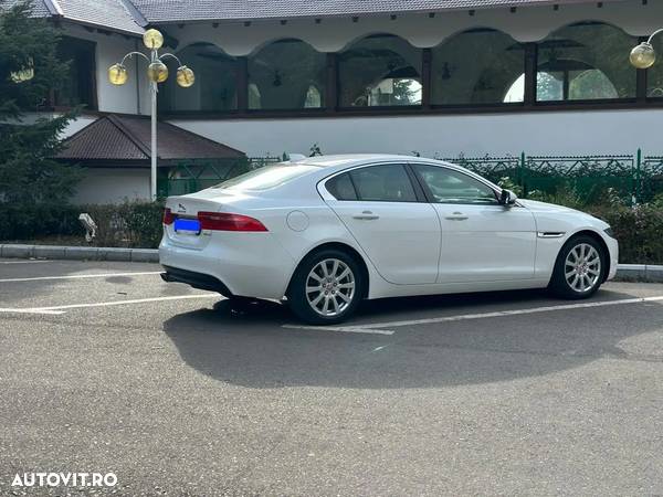 Jaguar XE 2.0 AWD Prestige - 25