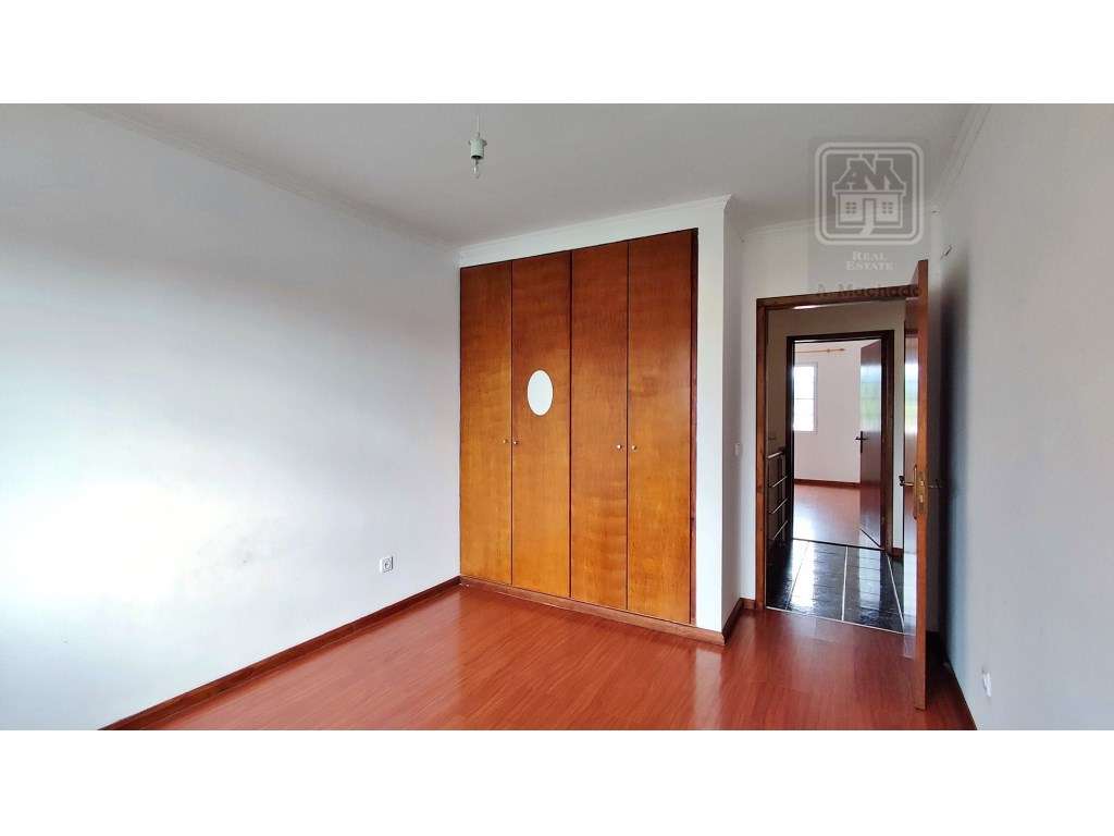 VENDA de CASA - MORADIA com garagem, jardim e quintal - Pico da Ped...-32