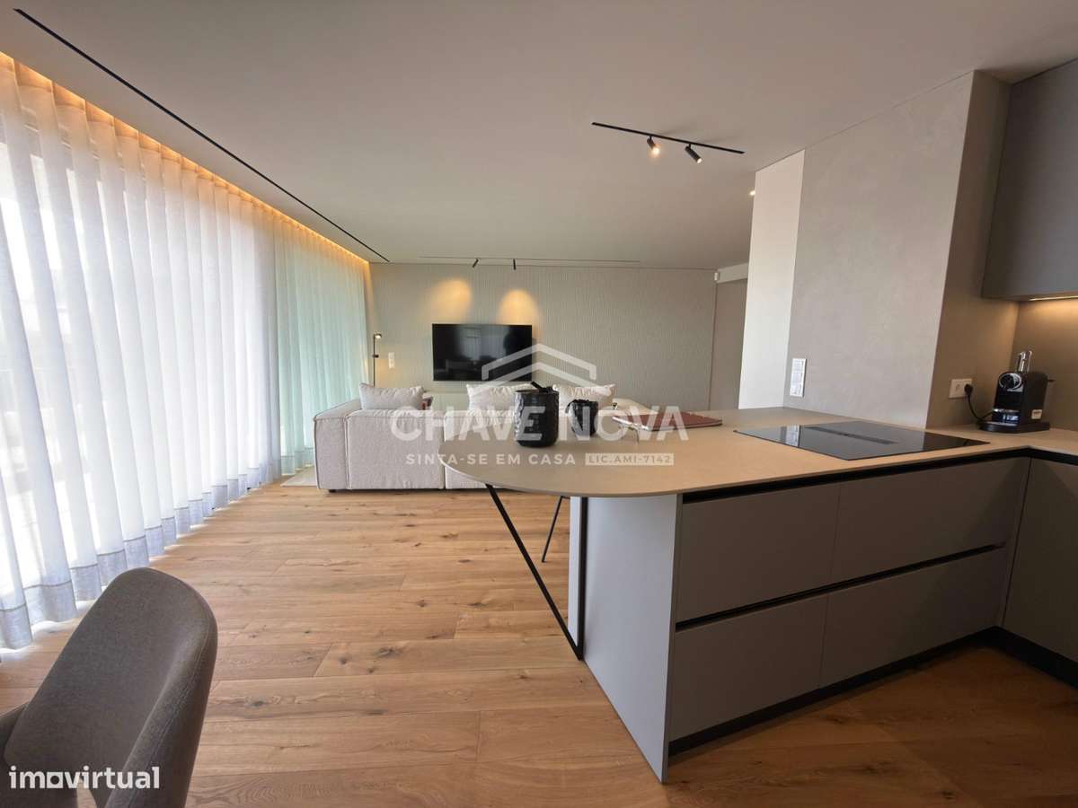 Apartamento T3 São Félix da Marinha Vista Mar Garagem Box 2 Carros-5