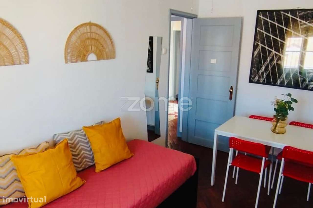 T1 Campolide com potencial de Duplex - Grande imagem: 4/18