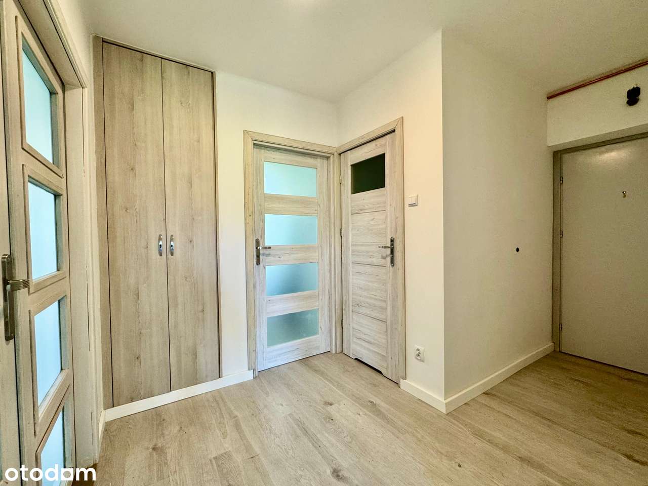 Po generalnym remoncie - Słoneczne 2-pokojowe mieszkanie z GARAŻEM!-8