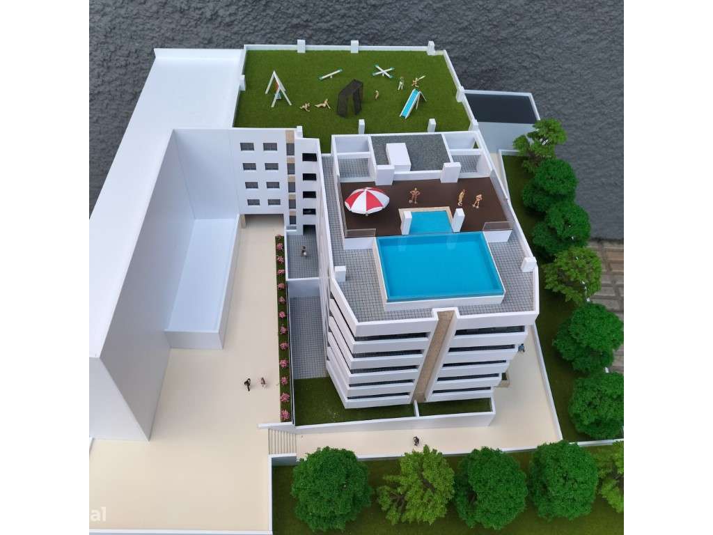 Apartamento T2 novo, varanda com churrasqueira; piscina e playgroun...-13