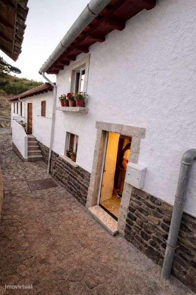 Casa Dentro Das Muralhas Castelo De Braganca