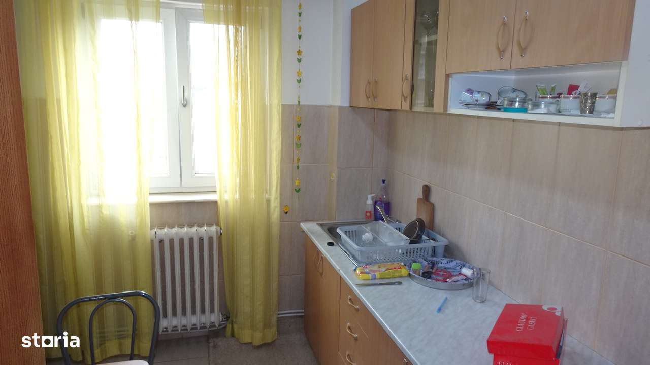 Inchiriez apartament 4 camere dec. Deva, Piata Centrala, etaj 3, - Imagine principală: 4/20