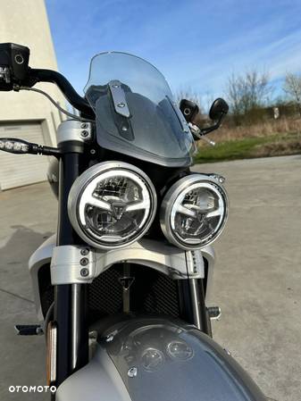 Triumph Rocket - 8