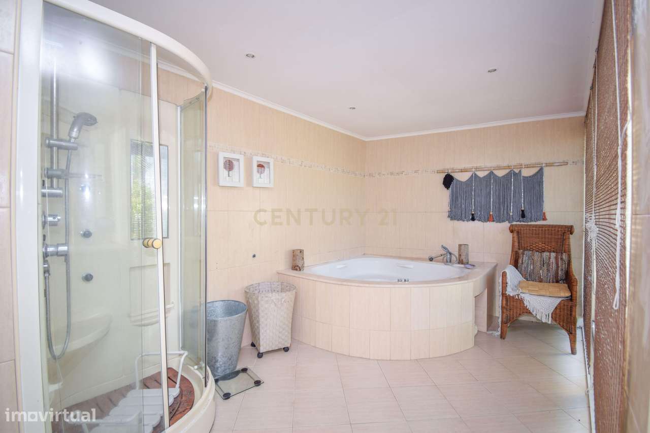 Fantástica moradia T6, com piscina, jardim, churrasqueira - Grande imagem: 5/42