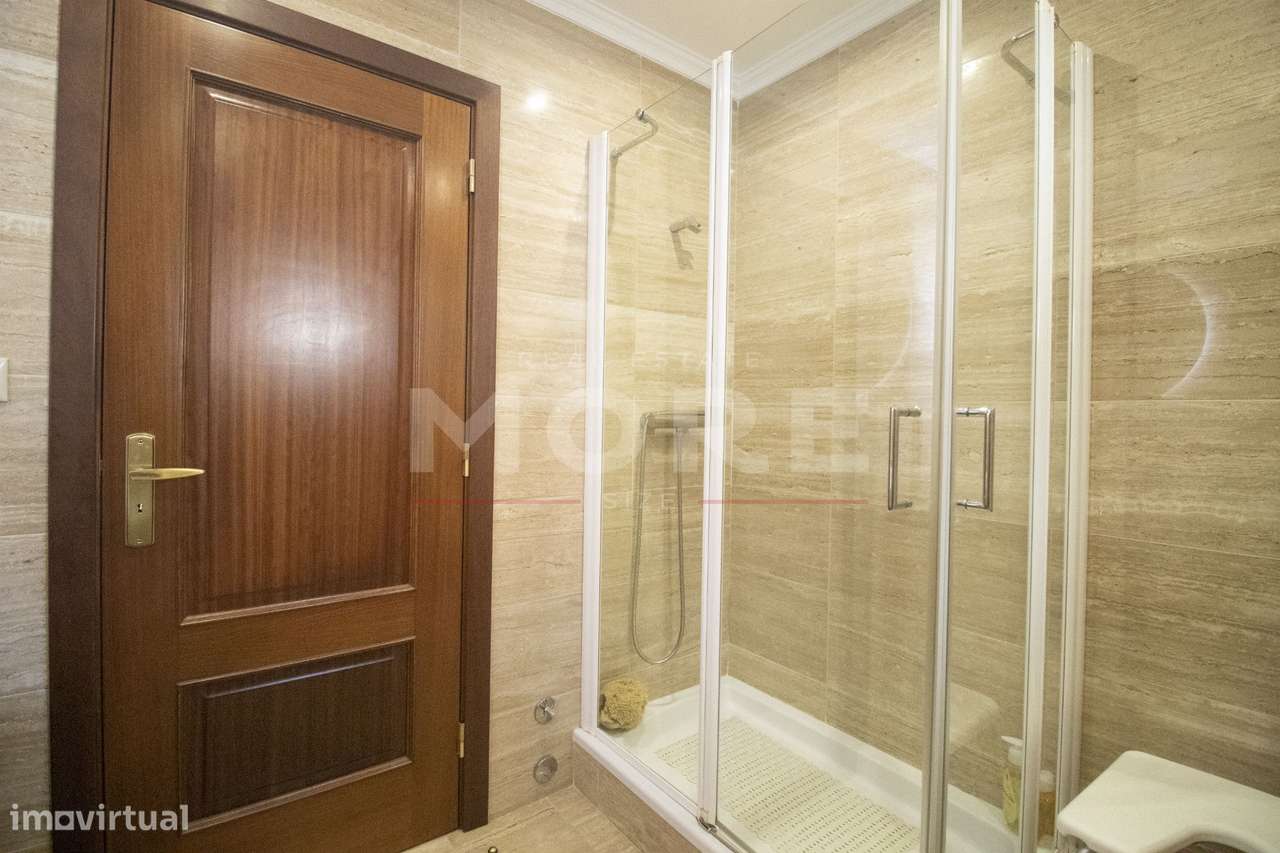 Moradia T5 independente de Gaveto - Caldas da Rainha-19