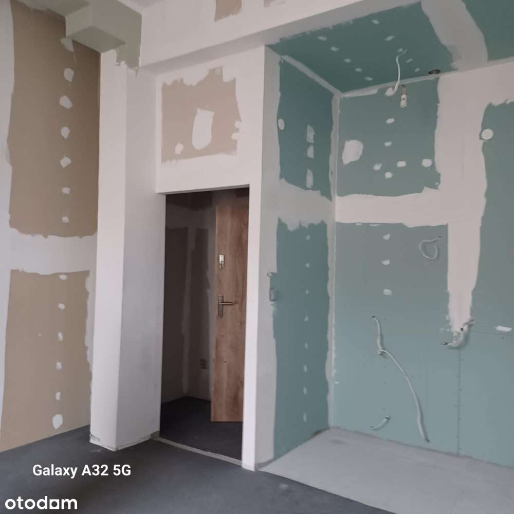 Duża kawalerka w ścisłym centrum z c.o , winda. Budynek z cegły,winda - Pełny obrazek: 4/10