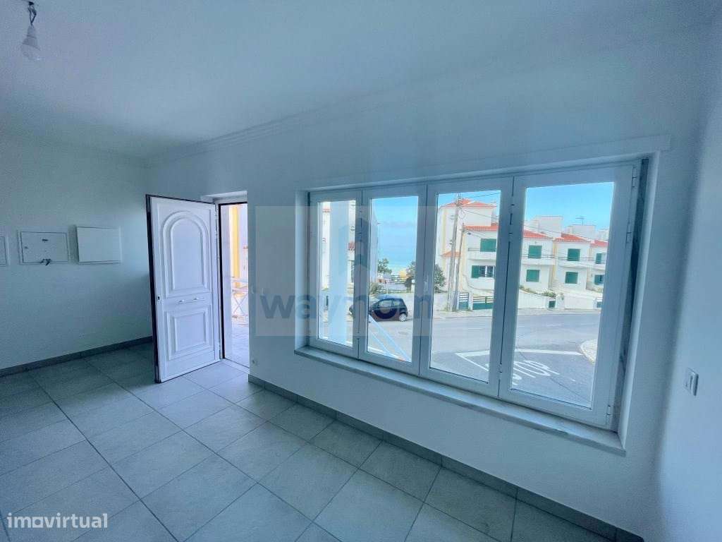 Moradia T4 | Remodelada | Vista de mar | Ericeira-10