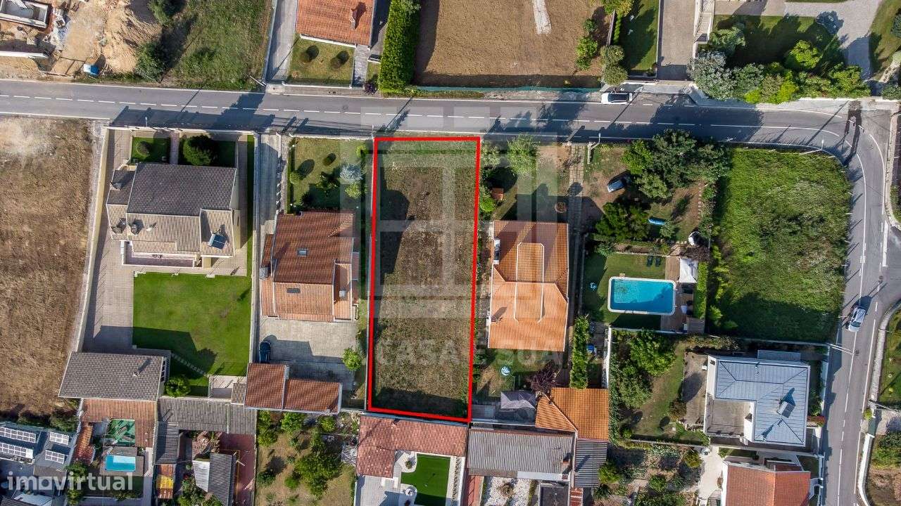 Terreno com 857 m2 para construção em Escapães - Grande imagem: 2/12