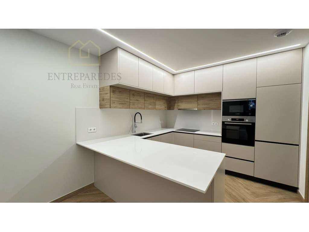 Apartamento T3 remodelado para comprar no Bonfim, Porto - Grande imagem: 2/41