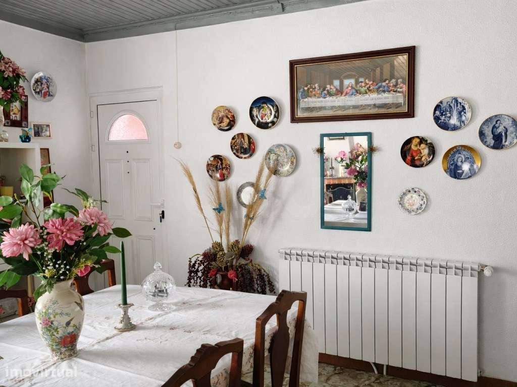 À primeira vista é uma casa como tantas outras. Na prática, é muito...-7