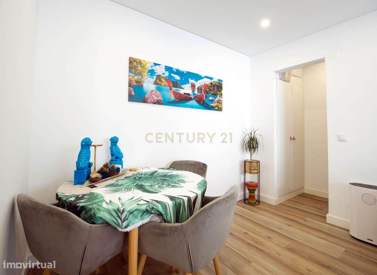 Apartamento  T1 - totalmente remodelado - Elevador-  S. António Capari-7